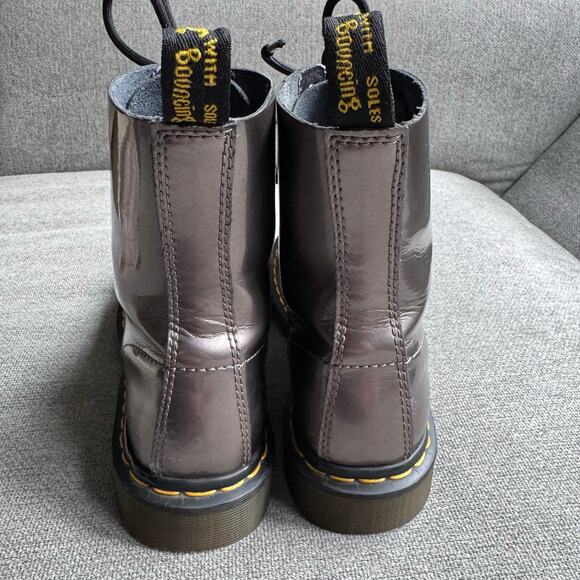 Dr. Martens 1460 Pascal 8 Eye Spectra Patent Combat Boot Metallic Gray Womens 8 - Picture 8 of 13